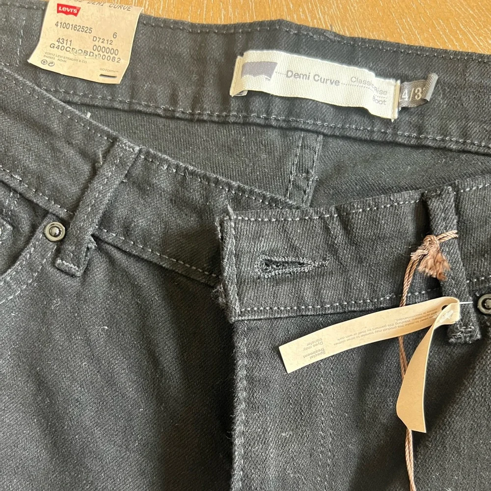 Levi’s Demi Curve Women’s 14M/32 Classic Rise Bootcut Black Jeans NEW - Picture 6 of 10